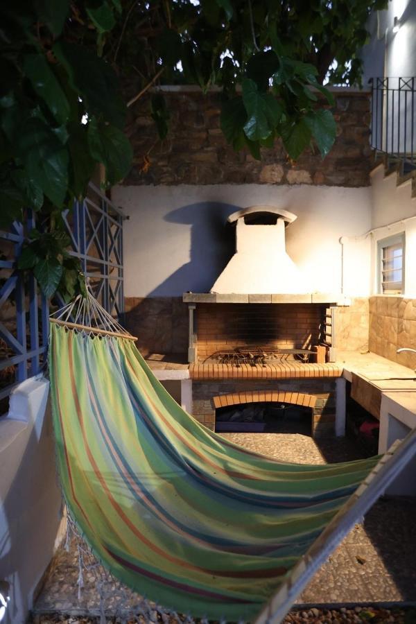 Vacation House With Stunning View - Vári Exterior foto